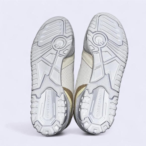 New Balance 550 Sneakers Cream and Camel Brown WOMENS 8.5 - Picture 3 of 4